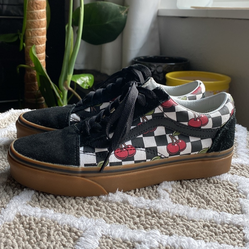 Cherry Vans 🍒 - Picture 2 of 5